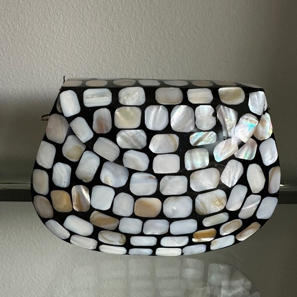 Handbags - Ramla the pearly shell handbag. NWOT